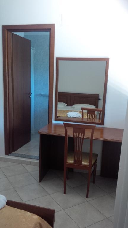 Del Riccio Hotel Martirano Ruang foto